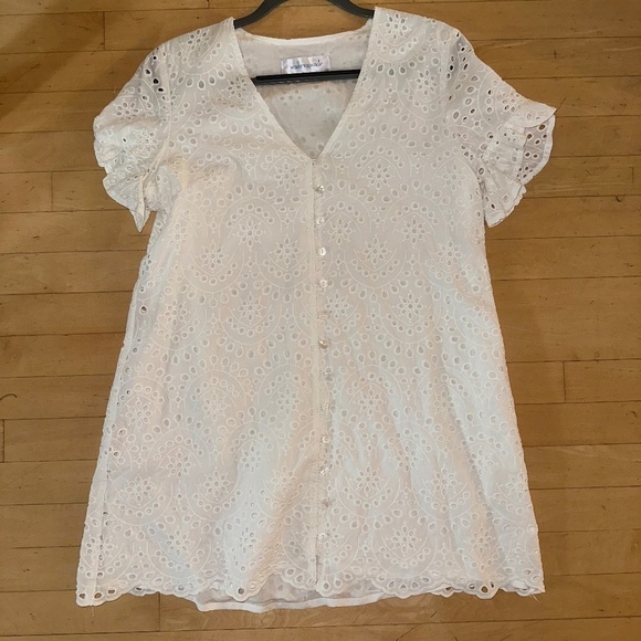 walker & wade Dresses & Skirts - Walker & Wade white eyelet v-neck beach cover-up dress, XL. CB2010